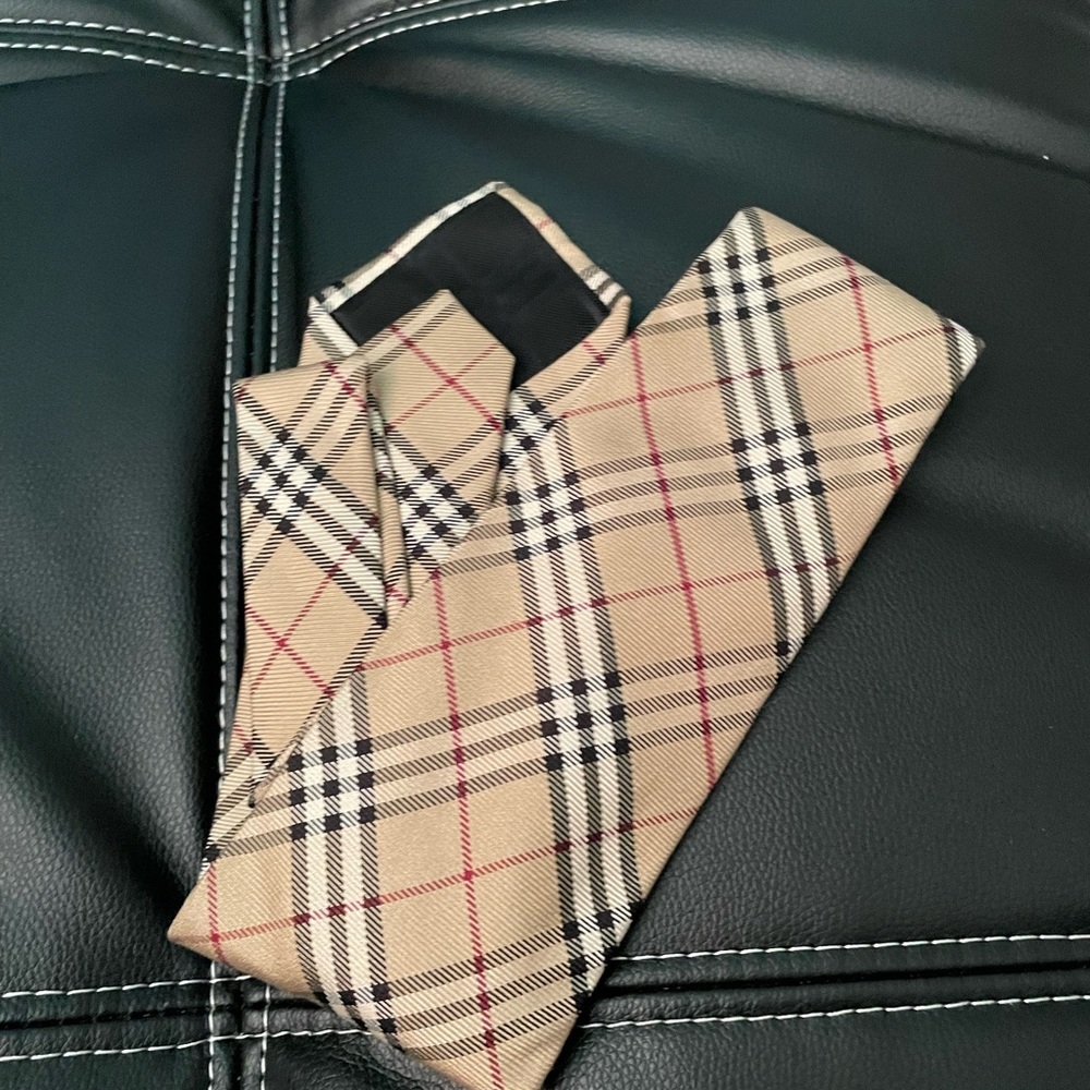 Authentic Men Burberry London Classic Check. - Picture 3 of 7